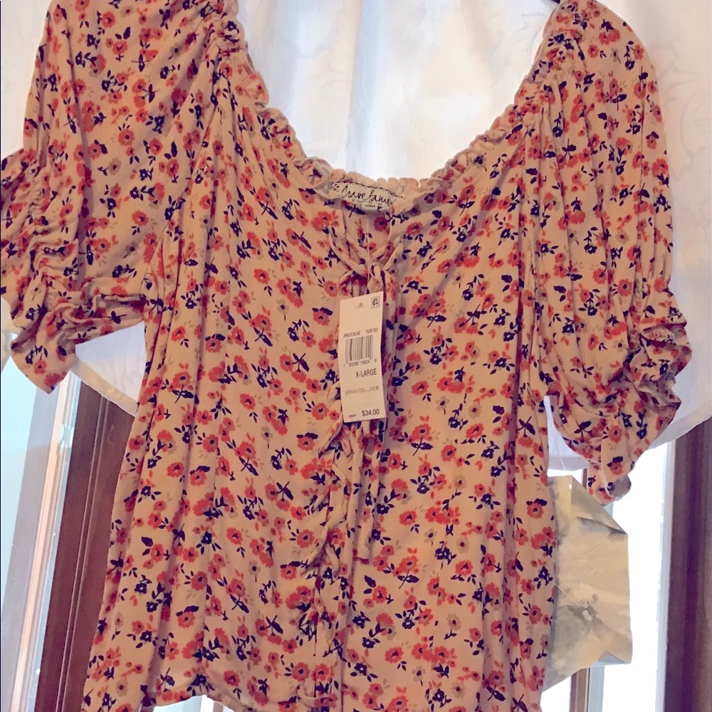 Short sleeve crop top